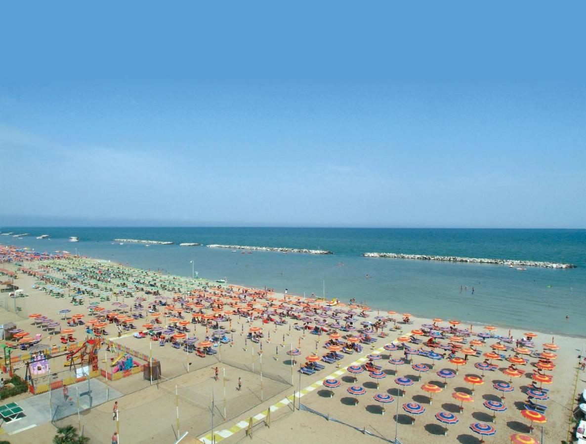 Residence Ducale Rimini Bagian luar foto