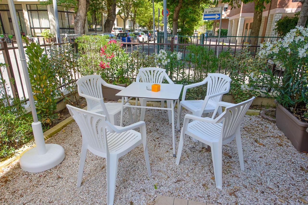 Residence Ducale Rimini Bagian luar foto